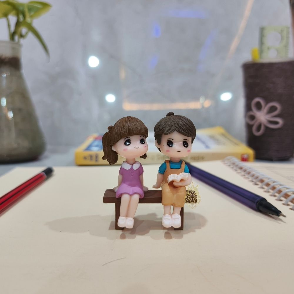 137 Miniature Couple on Bench for Home Decor - Image 1